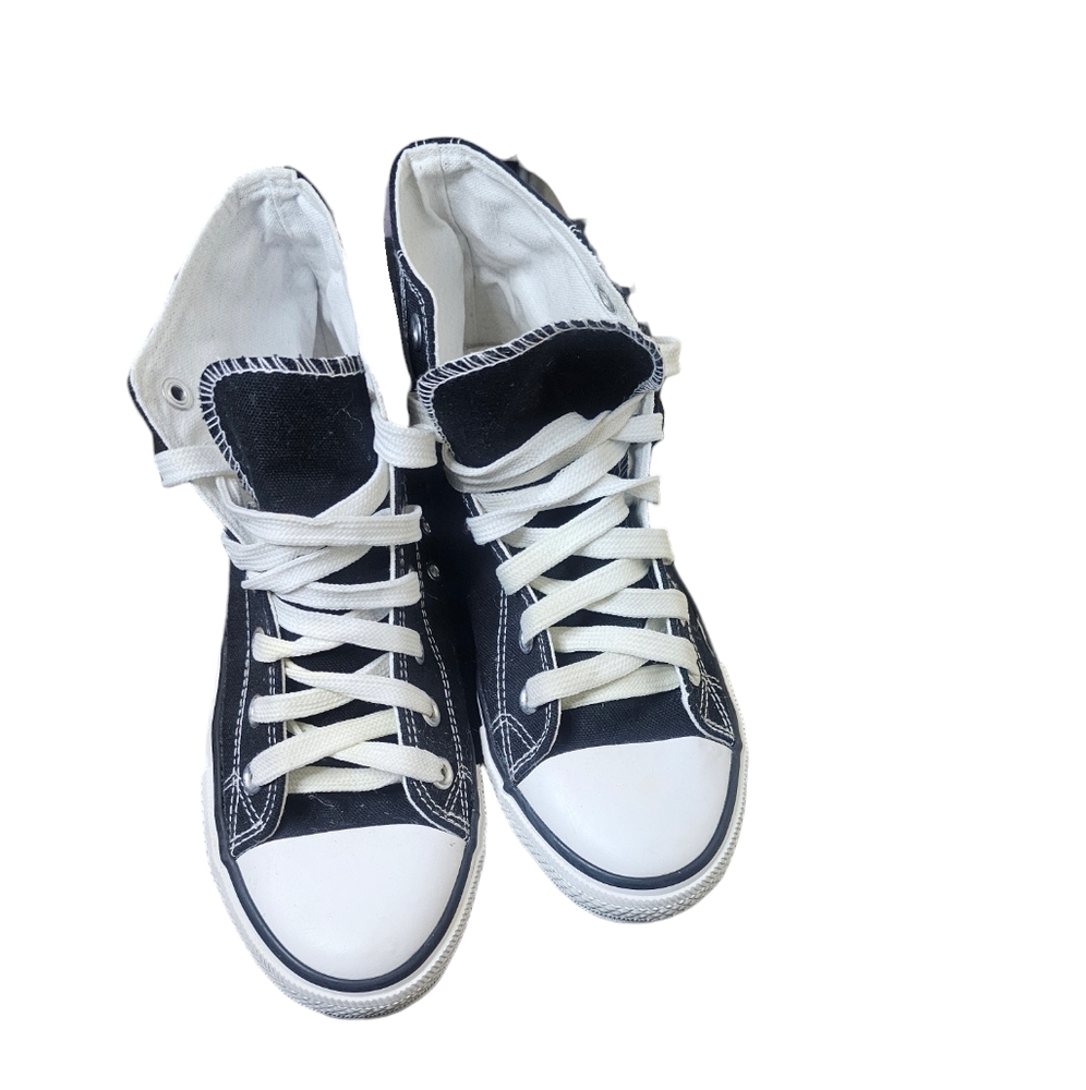 Mutuoni black/white lace-up hightop sneakers size 41/8